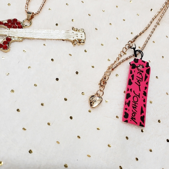 Betsey Johnson * Red Gem Guitar Necklace*NWT* - Picture 4 of 6